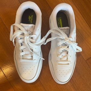 Women Redbox , classic white runners. Women size 7.